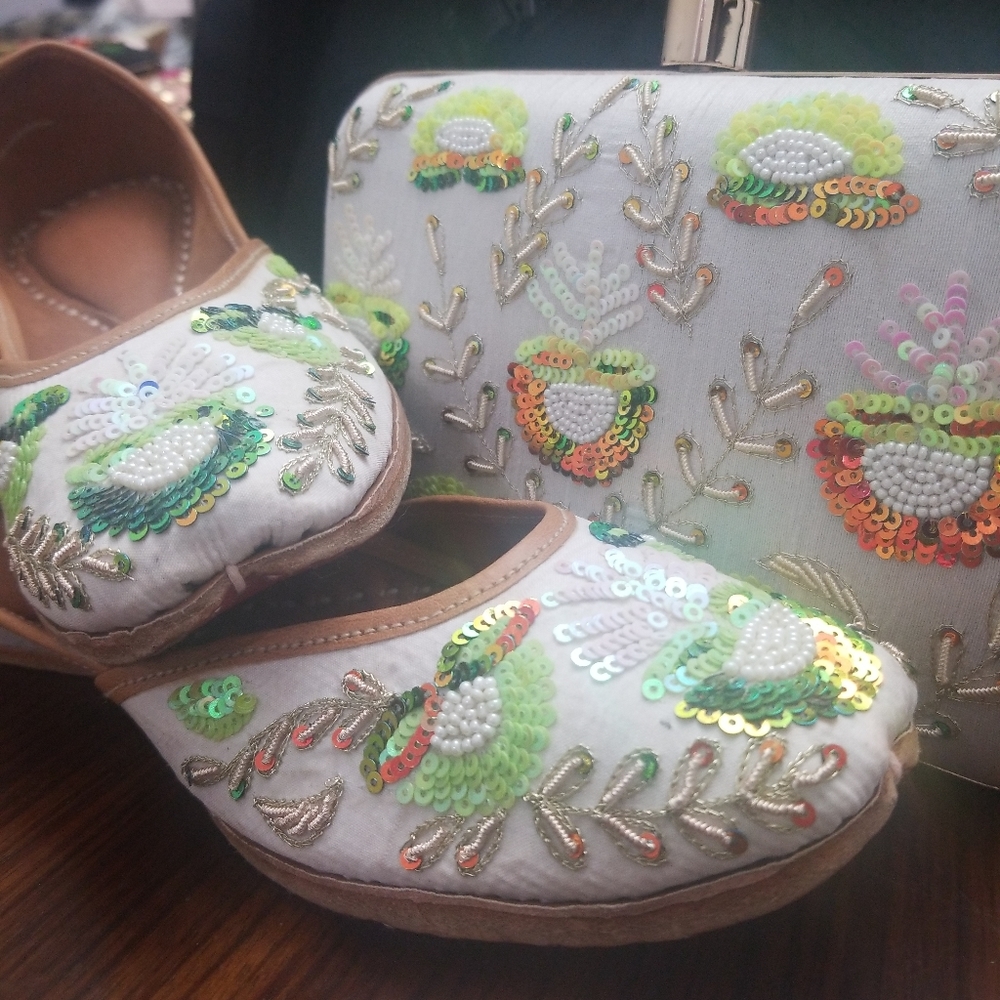 Punjabi juttis